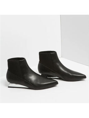 UN United Nude Lev Lo Pull On Leather Boots w/ Metallic Wedge Size 37